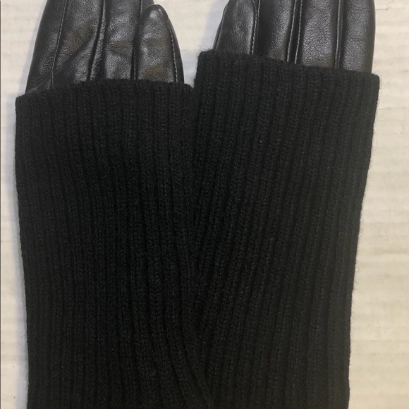 PLeather gloves with black cuffs. - Picture 3 of 3